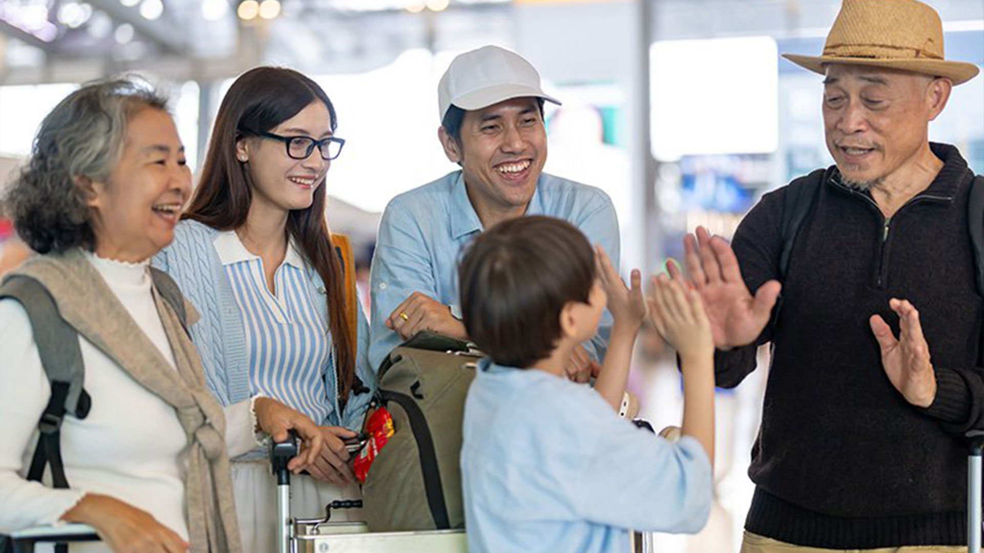 Prevent Bed Bugs After Holiday Travel: 2025 Homeowner Guide — Bed Bugs | Ninefold Pest